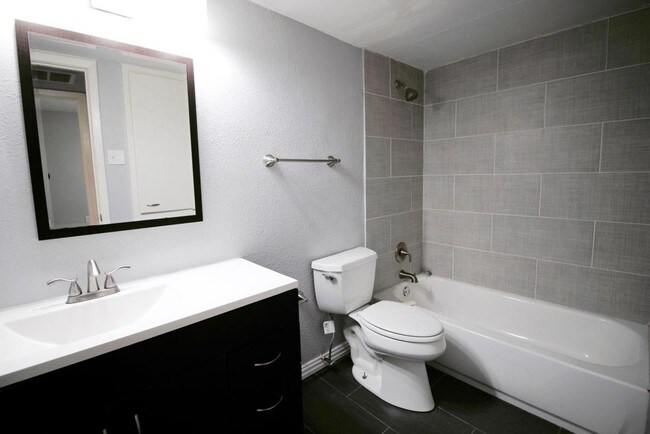 Building Photo - 4206 Newton Ave