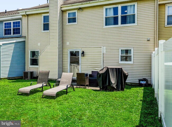 Building Photo - 120 Calderwood Ln