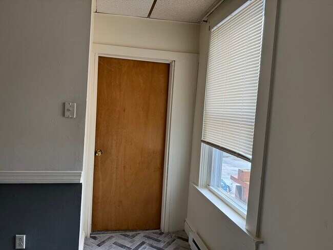 Building Photo - 125 High St