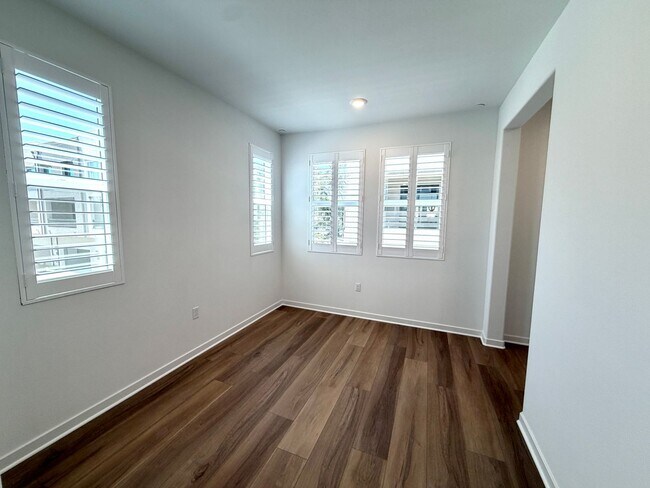Building Photo - Brand-New Luxury Townhome for Lease in Claremont