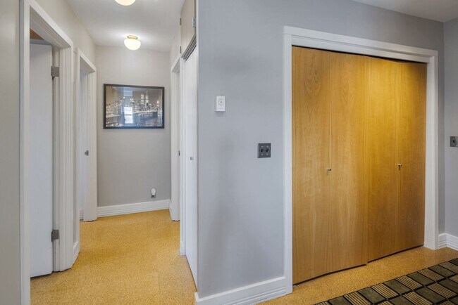 Building Photo - Downtown Anchorage Two Bedroom Two Bath wi...