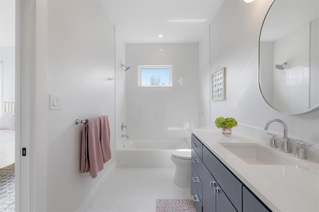 Building Photo - 7340 Syracuse Dr