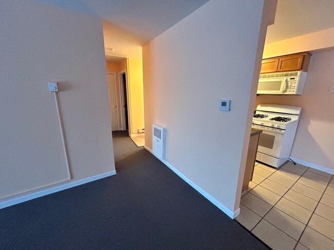 Building Photo - 1845 White Chapel Dr