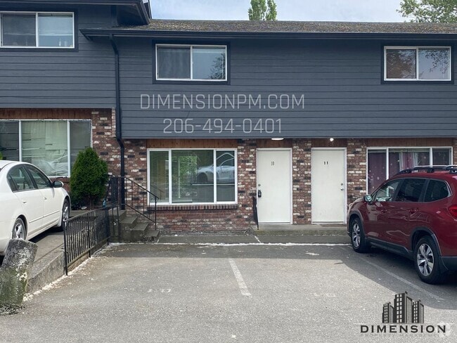Building Photo - 1601 N. LaVenture Rd
