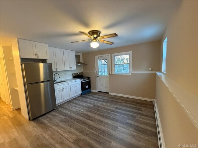 Building Photo - 125 Longdale Rd