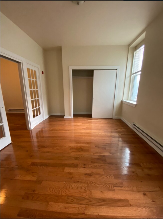 Building Photo - 415 S Broad St