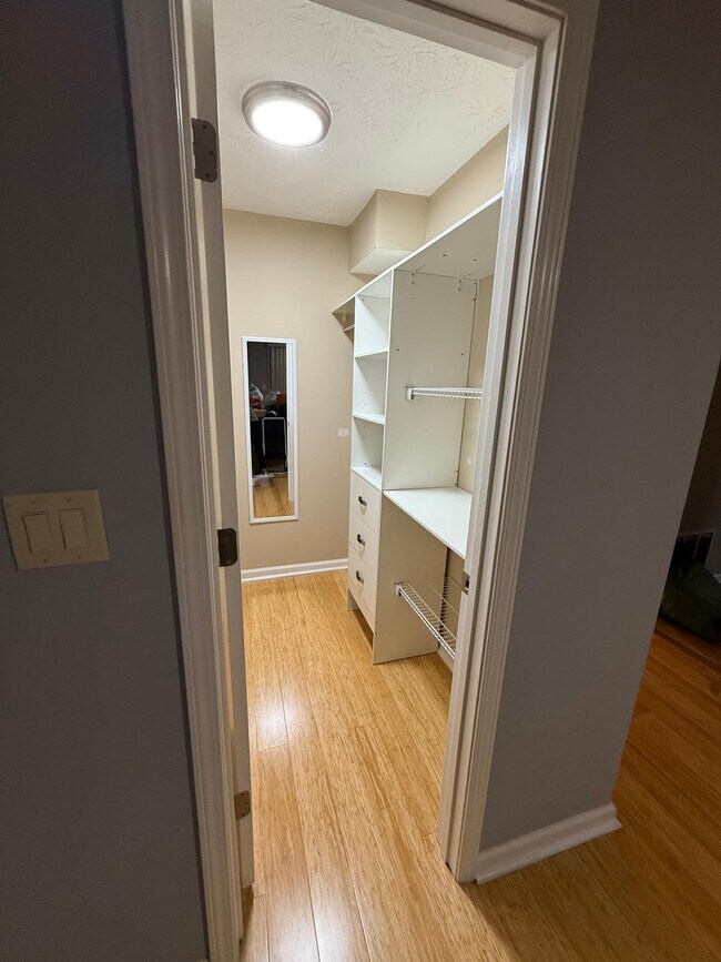 Building Photo - 202 Dunbar Dr