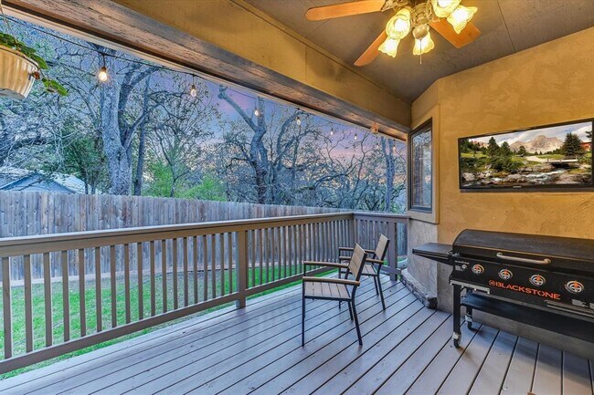 Building Photo - 640 Bluffside Dr