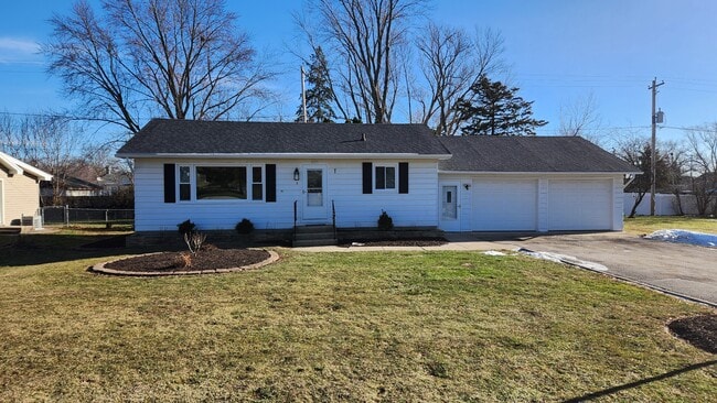 Building Photo - 6527 244th Ave