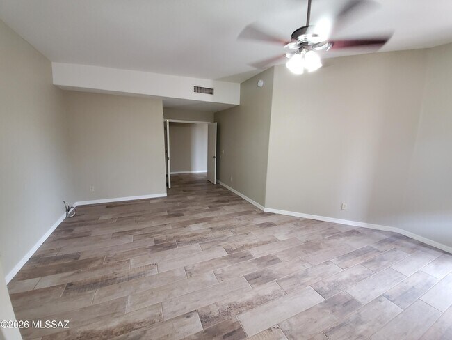 Building Photo - 10254 E Calle Cadiz