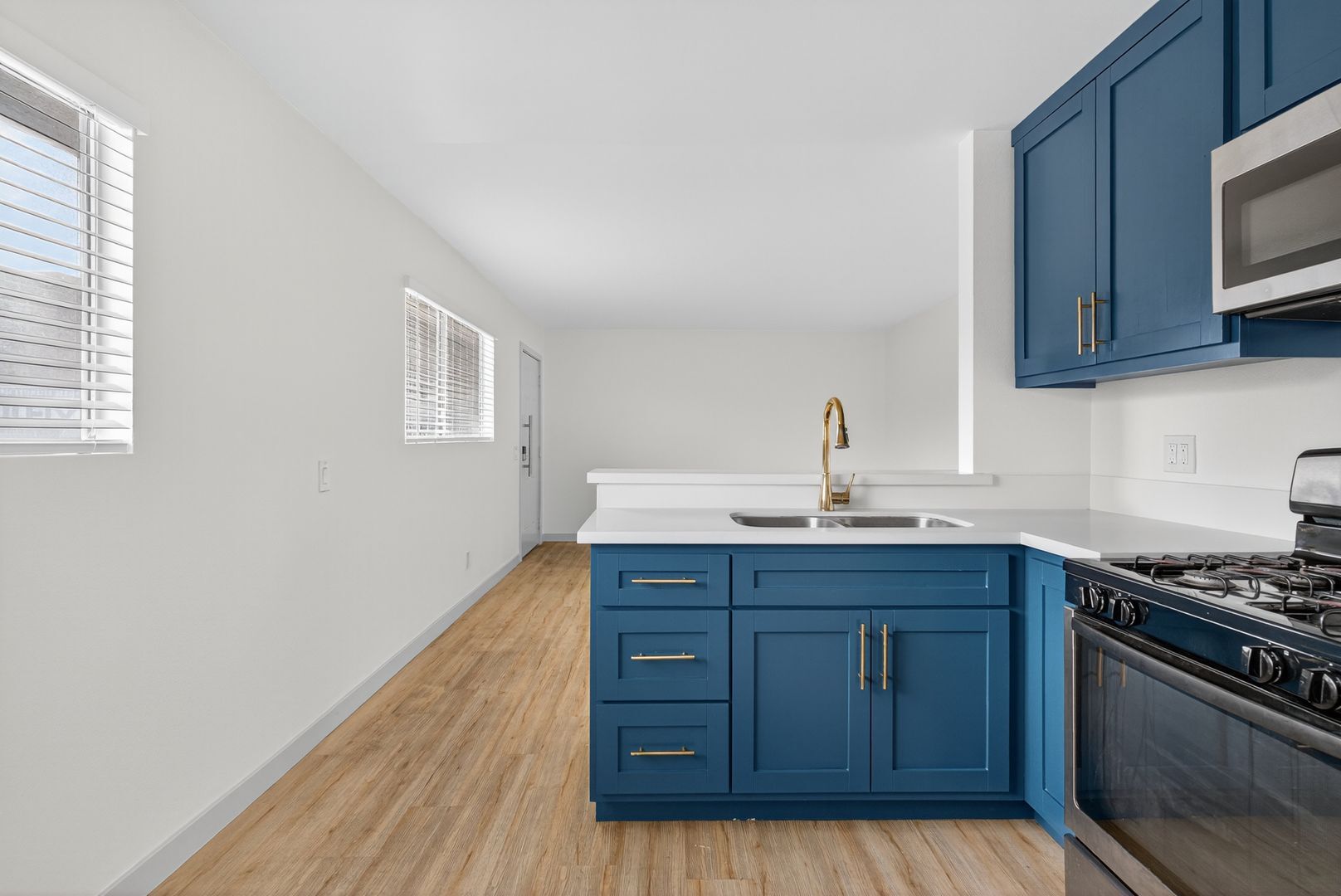 Building Photo - 921 Alamitos Ave