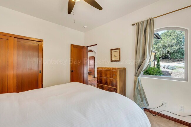 Building Photo - 287 Laureles Grade