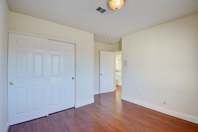 Building Photo - Southern Highlands Pool and Spa-Guard Gated