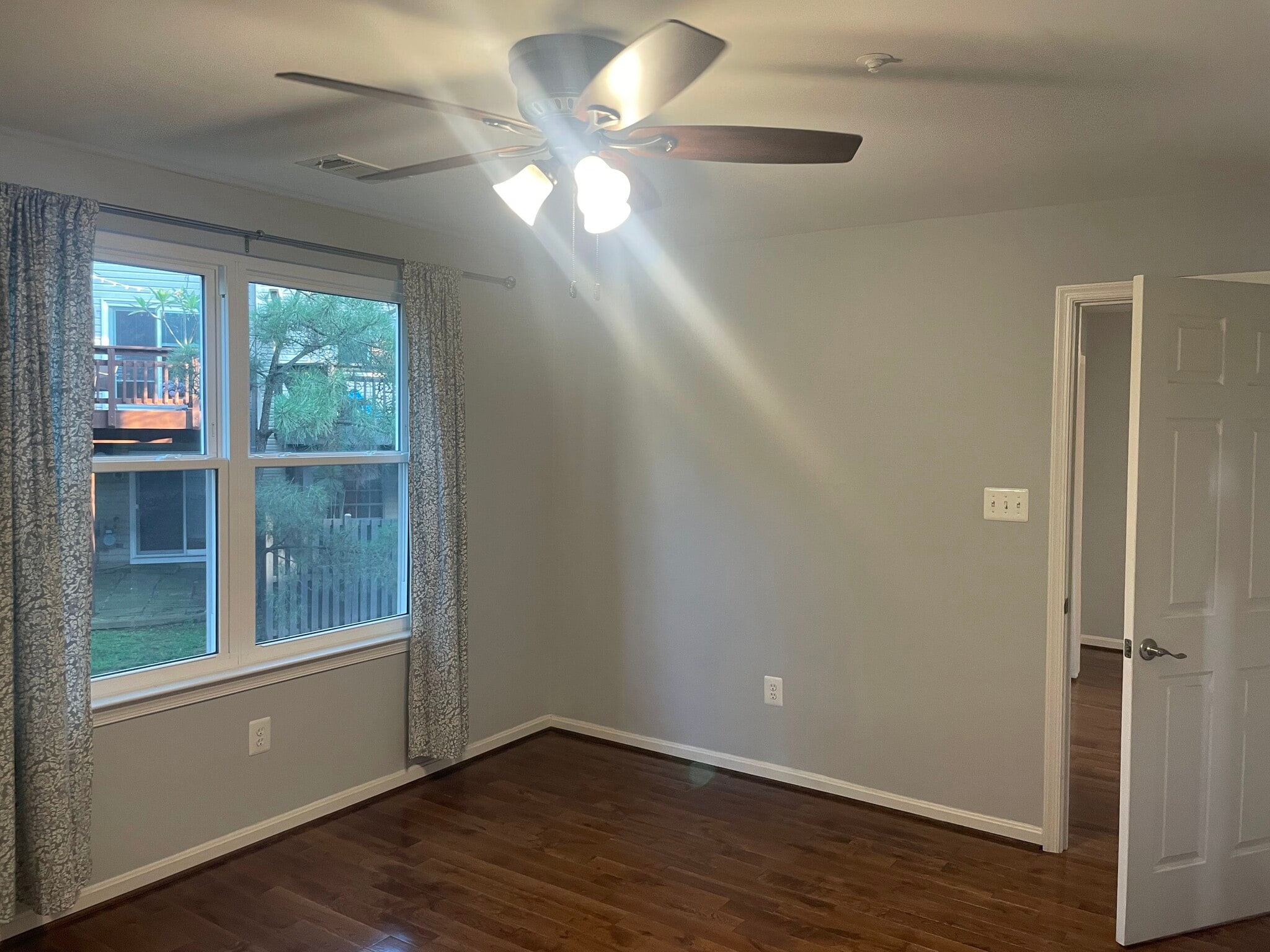 Building Photo - 10024 Vanderbilt Cir