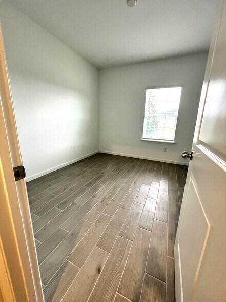 Bedroom 2 - 15542 Whispering Fir Dr