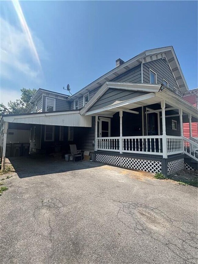 Building Photo - 221 Turin St