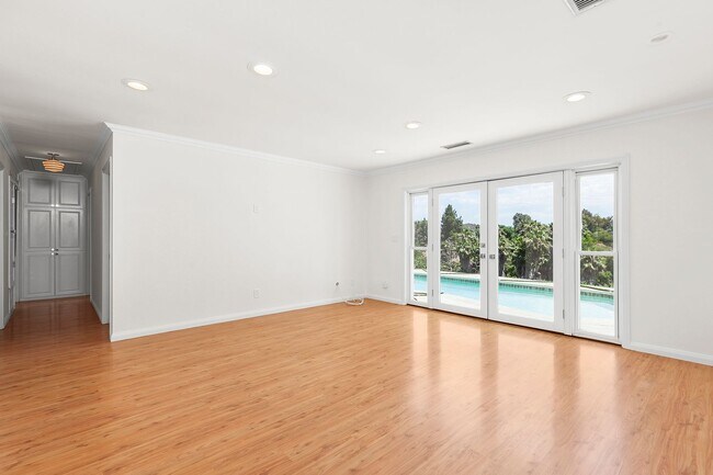 Building Photo - Welcome to Your Dream Home in Sunny San Di...