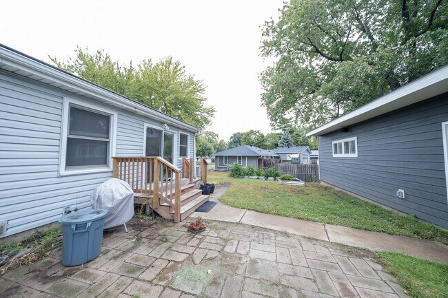 Building Photo - 7745 Vincent Ave S