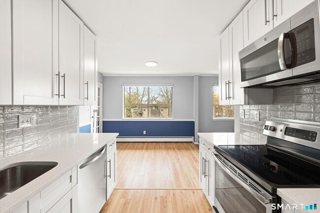 Building Photo - 154 Cold Spring Rd