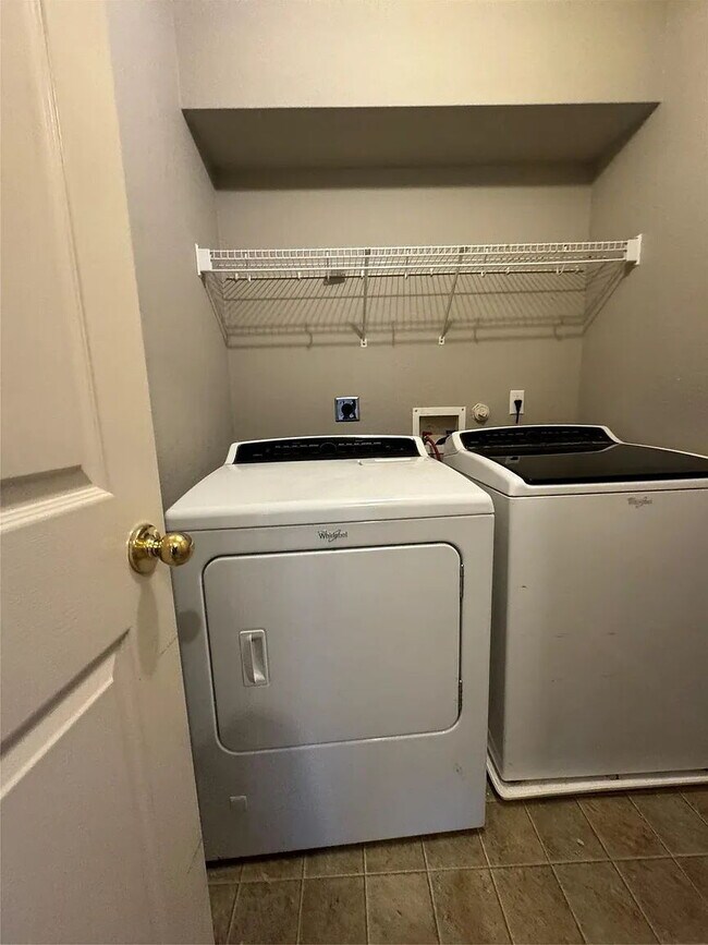 Building Photo - "Charming 3-Bedroom Retreat in Kyle, TX with Spacious Living and Modern Comforts!"