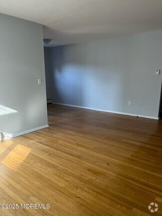 Building Photo - 1 Azalea Ct