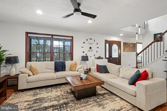 Building Photo - 761 Timberlake Dr