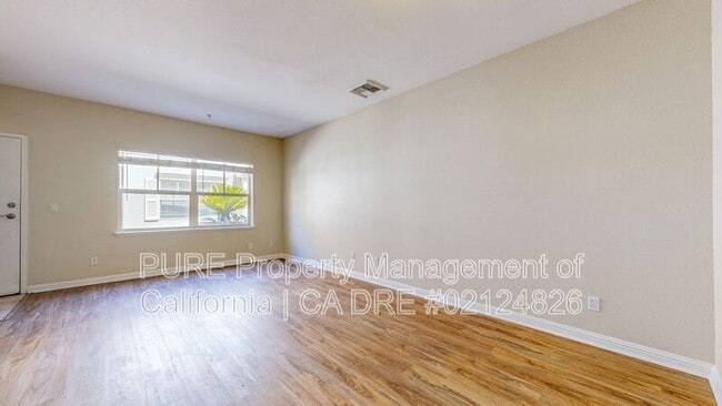 Building Photo - 110 5th St