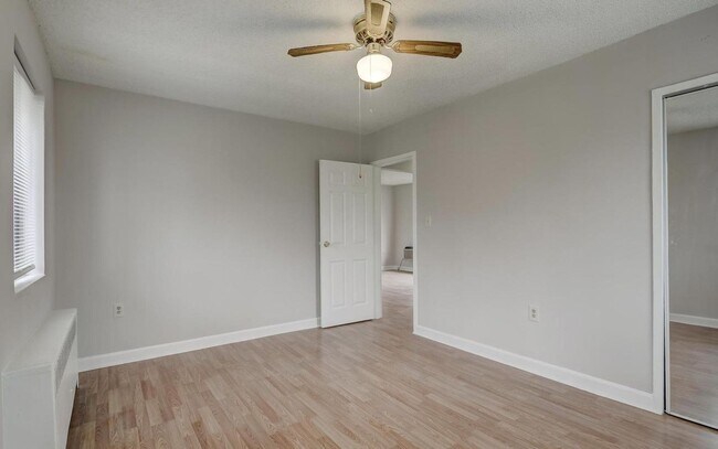 Building Photo - 2025 Move-In Special – $200 Off First Mont...