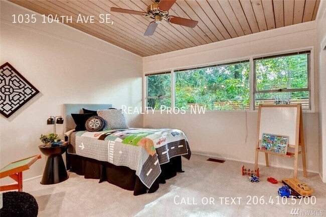 Building Photo - 1035 104th Ave SE