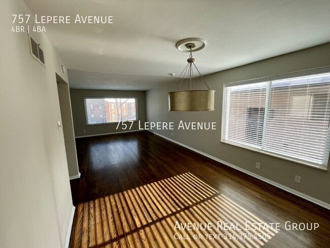 Building Photo - Charming 2-Bed, 2-Bath 1st-Floor Unit with...