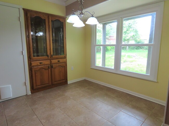 Building Photo - South Tyler! Lovely 3 Bedroom, 2 Bath Hous...