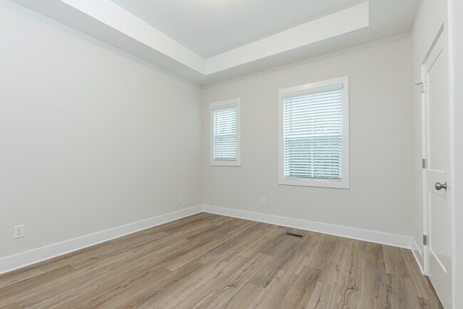 Building Photo - 84 Adore Ct SE