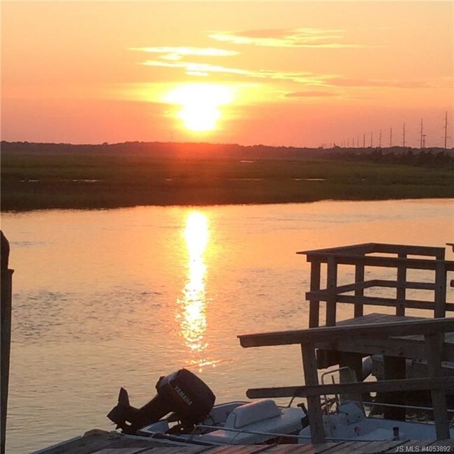 Building Photo - 3100 Dune Dr