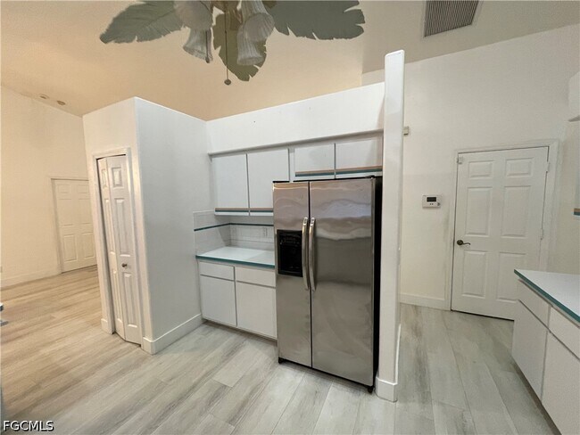 Building Photo - 12196 Matlacha Blvd