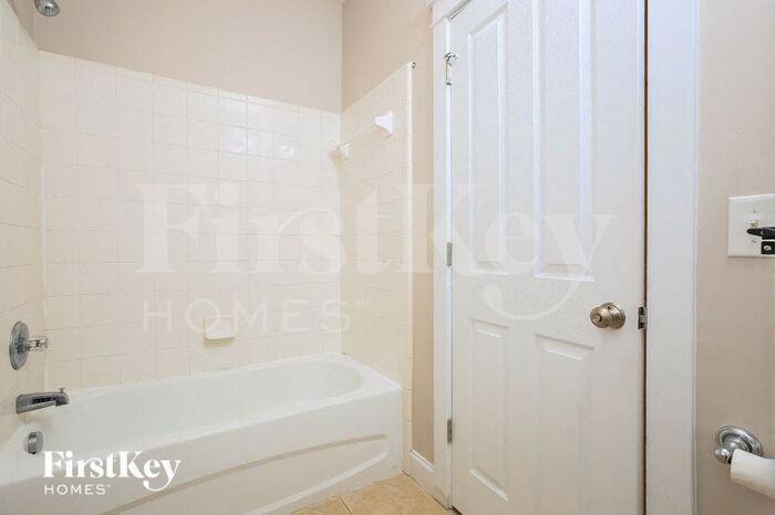 Building Photo - 144 Water Oak Dr