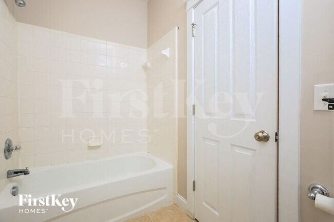 Building Photo - 144 Water Oak Dr