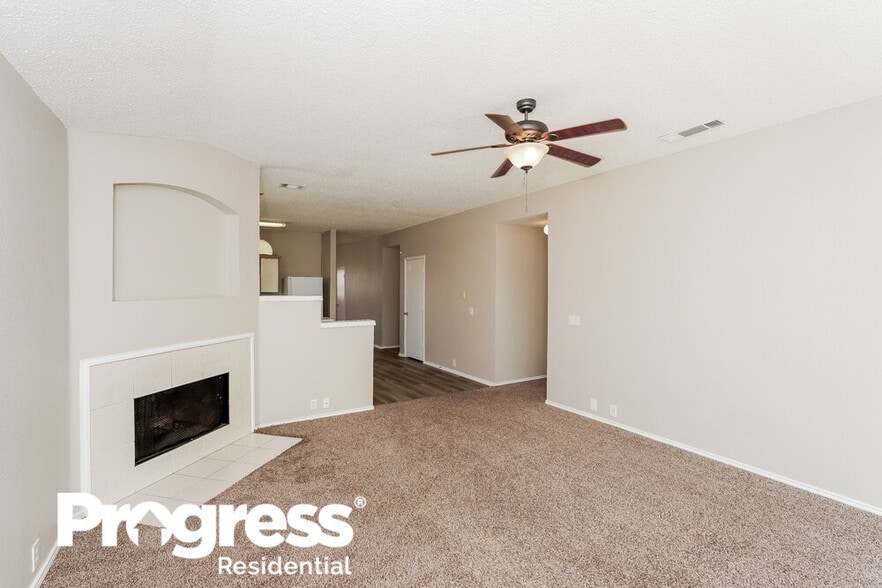 Building Photo - 1519 Columbia Dr