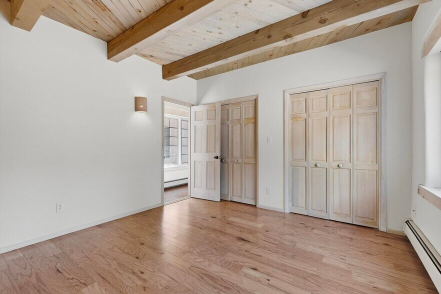 Building Photo - 1115 Roadrunner Ln NW
