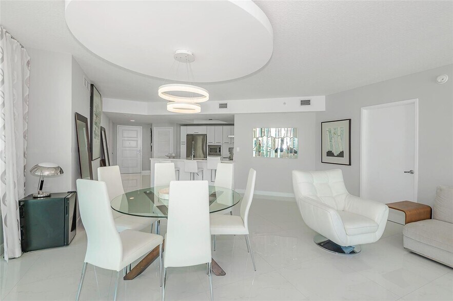 Building Photo - 200 Sunny Isles Blvd