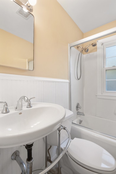 Bath Room - 755 Weidman Rd