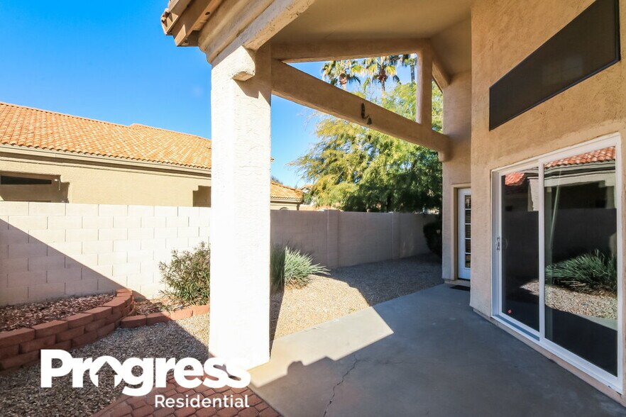 Building Photo - 1041 E Sunburst Ln