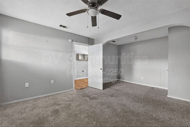 Building Photo - 3901 Dakota Trail