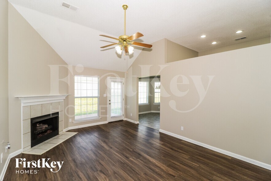 Building Photo - 1060 Mossy Knoll Dr