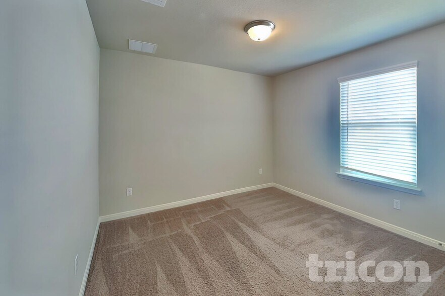 Building Photo - 5806 Nyla Wy