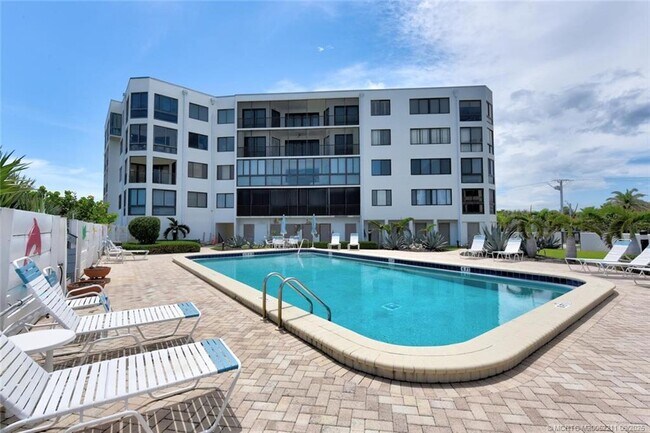 Building Photo - 2375 NE Ocean Blvd