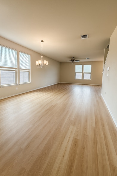 Building Photo - 2060 Cliffbrake Way