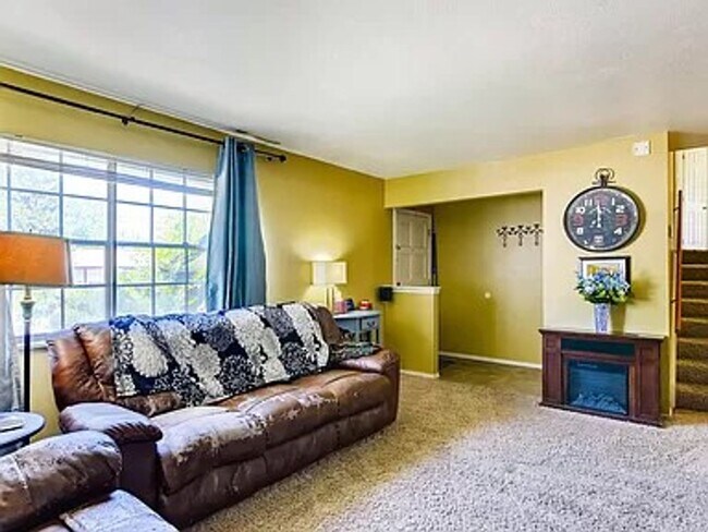 Building Photo - Spacious Home on a Large Lot in Villa Loma Neighborhood in D11