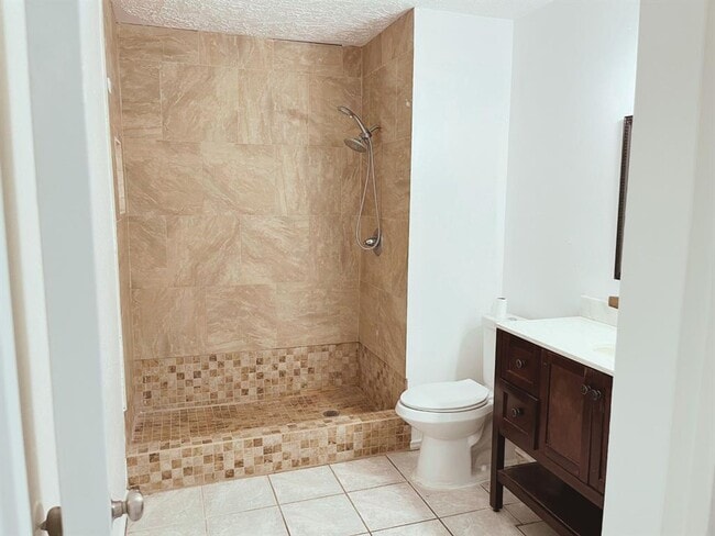 Building Photo - 10603 Village Trail Dr