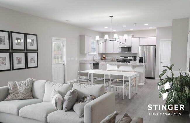 Building Photo - 24 Chauga St