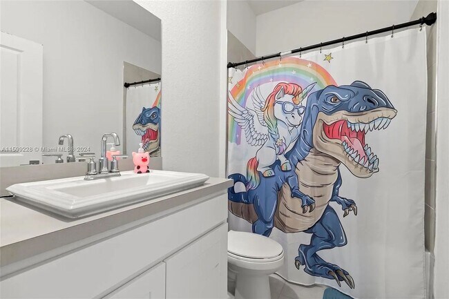 Building Photo - 389 NE 5th Pl